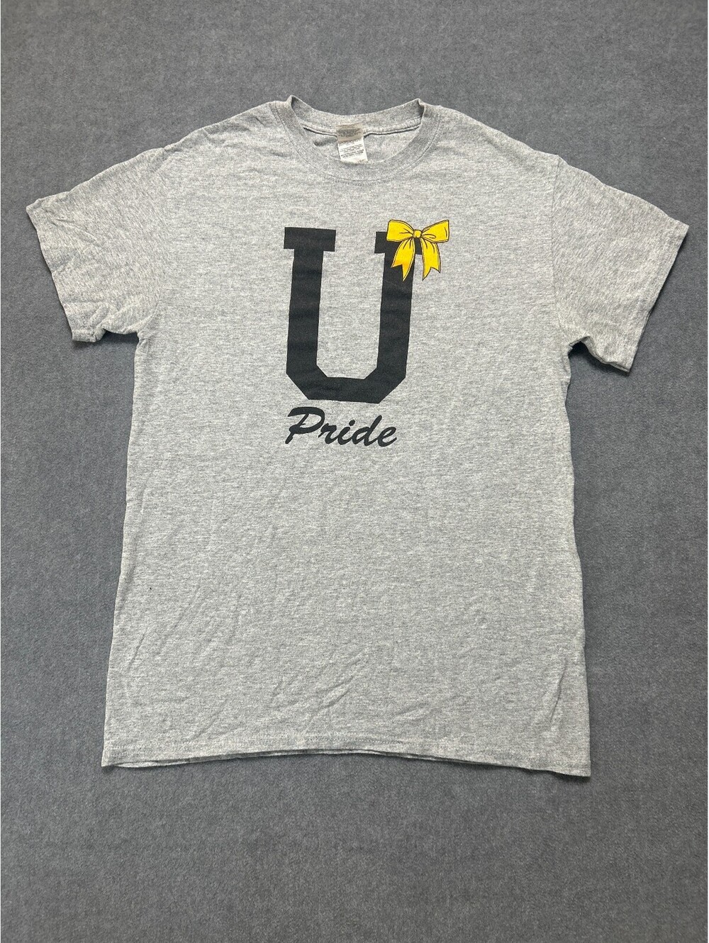 U Pride Graphic T Shirt Small Gray Cheer School Spirit Bow Tee Gildan
